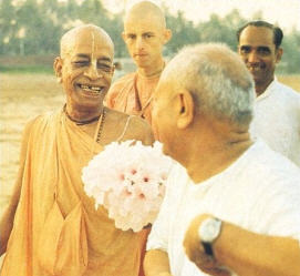 Prabhupada Talking with Devotee